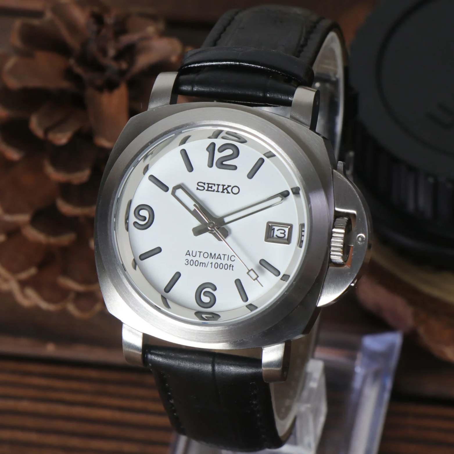 PANEIKO | White Black Strap