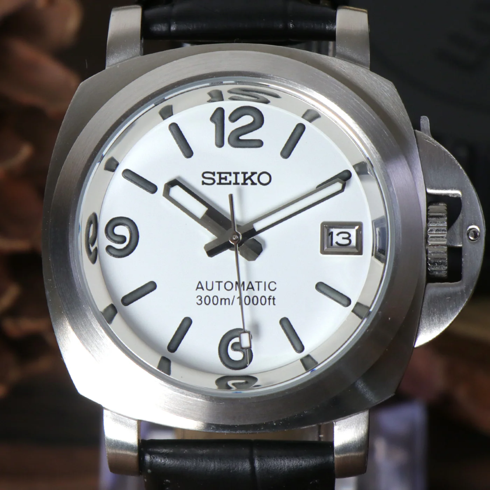 PANEIKO | White Black Strap
