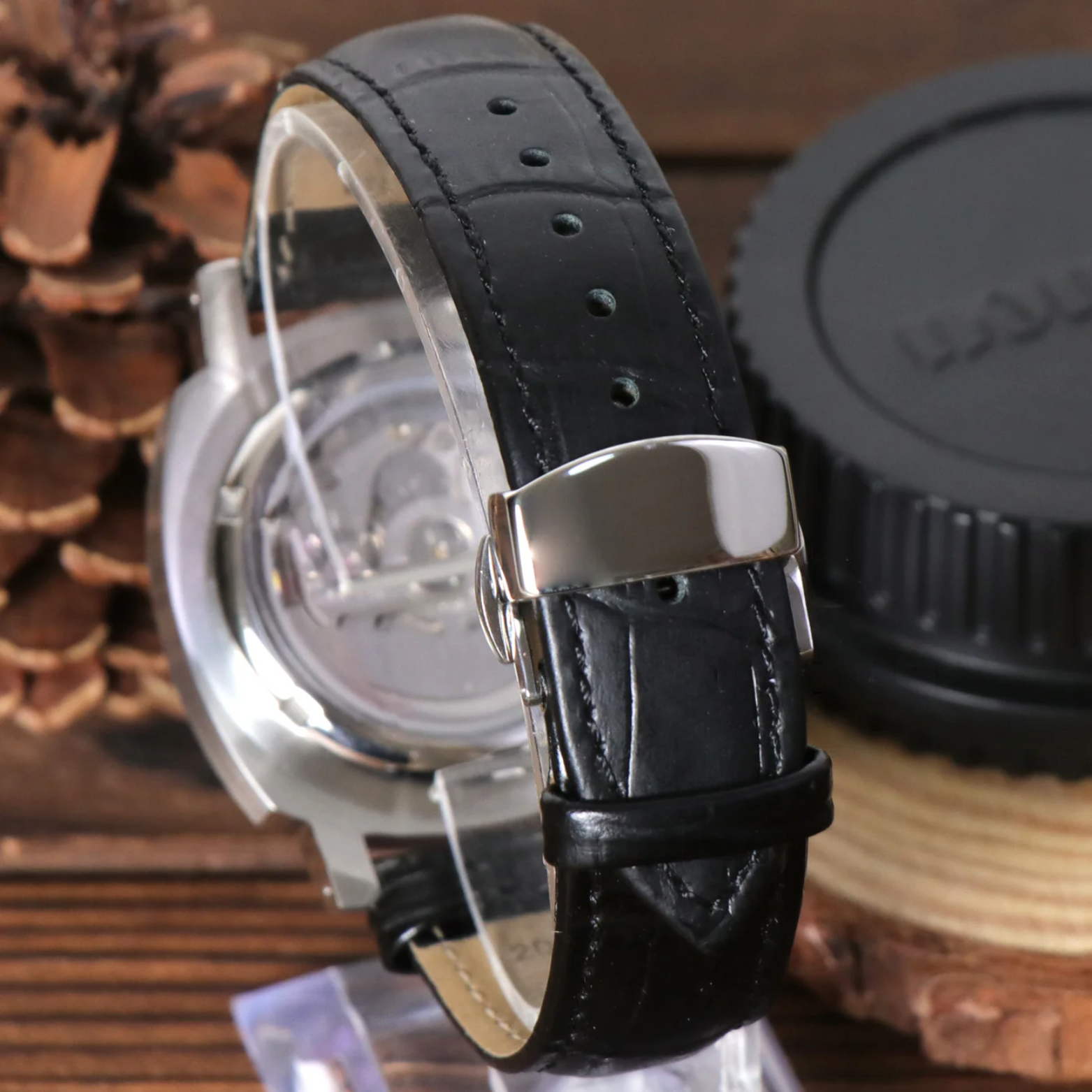 PANEIKO | White Black Strap