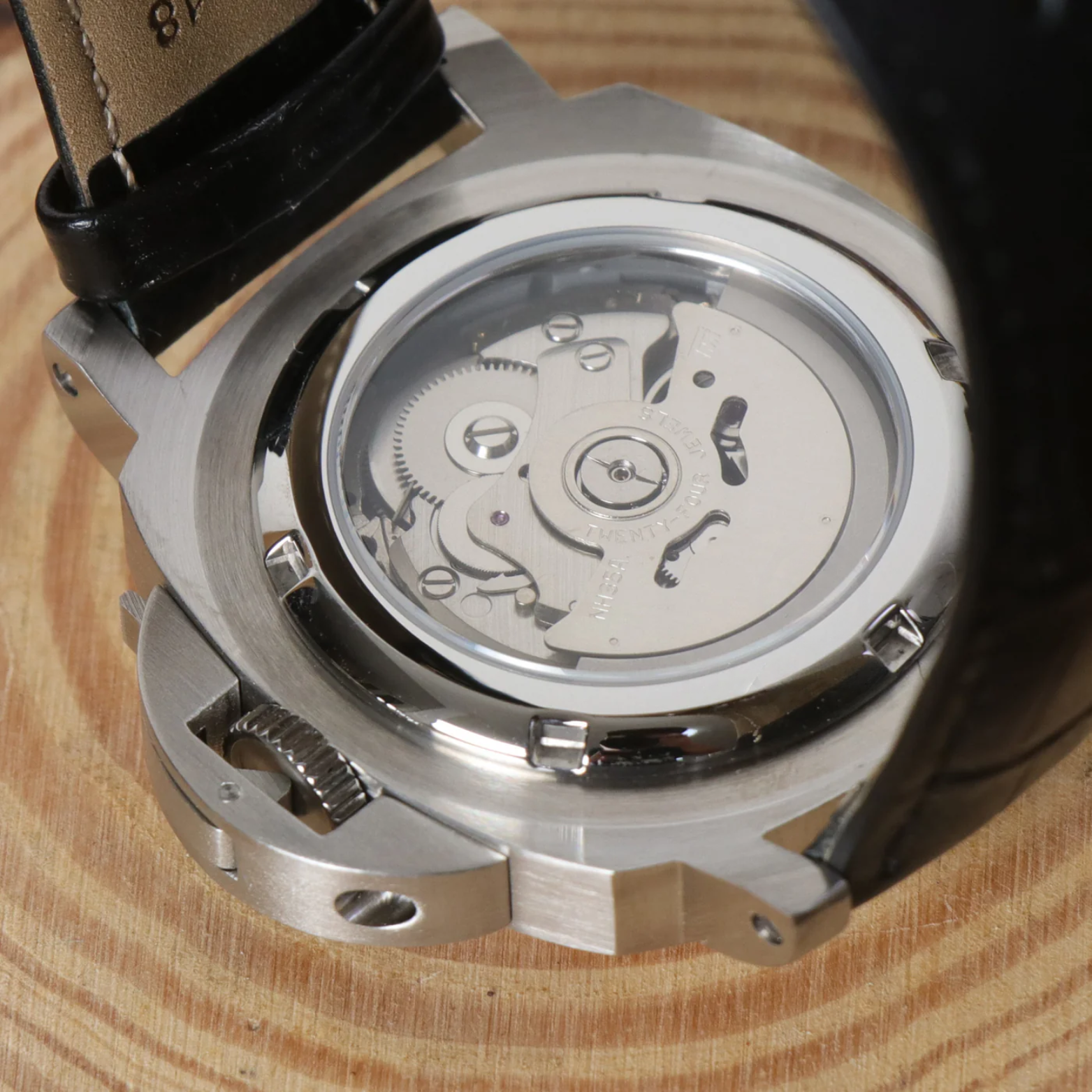 PANEIKO | White Black Strap