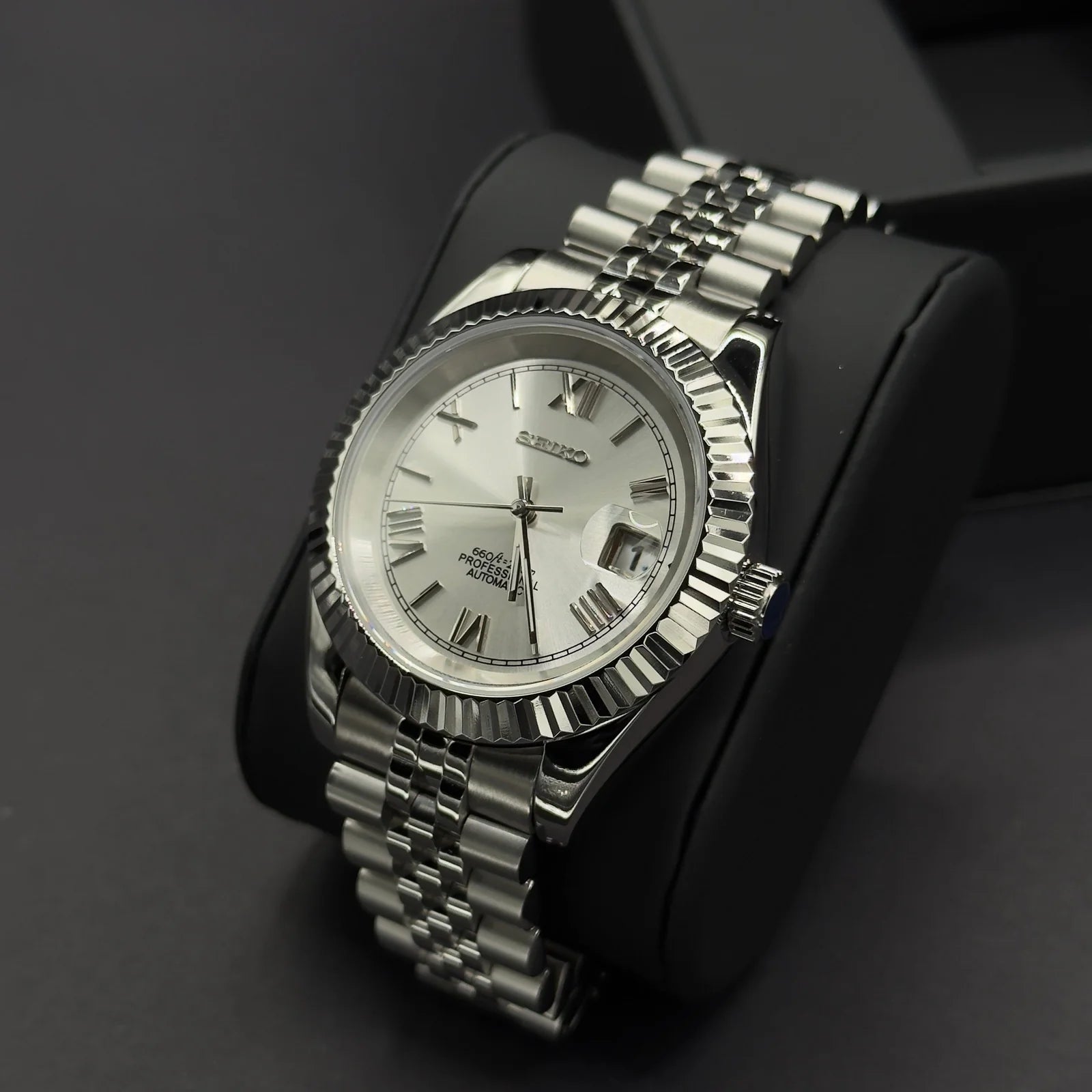 SEIKOJUST | Roman Gray
