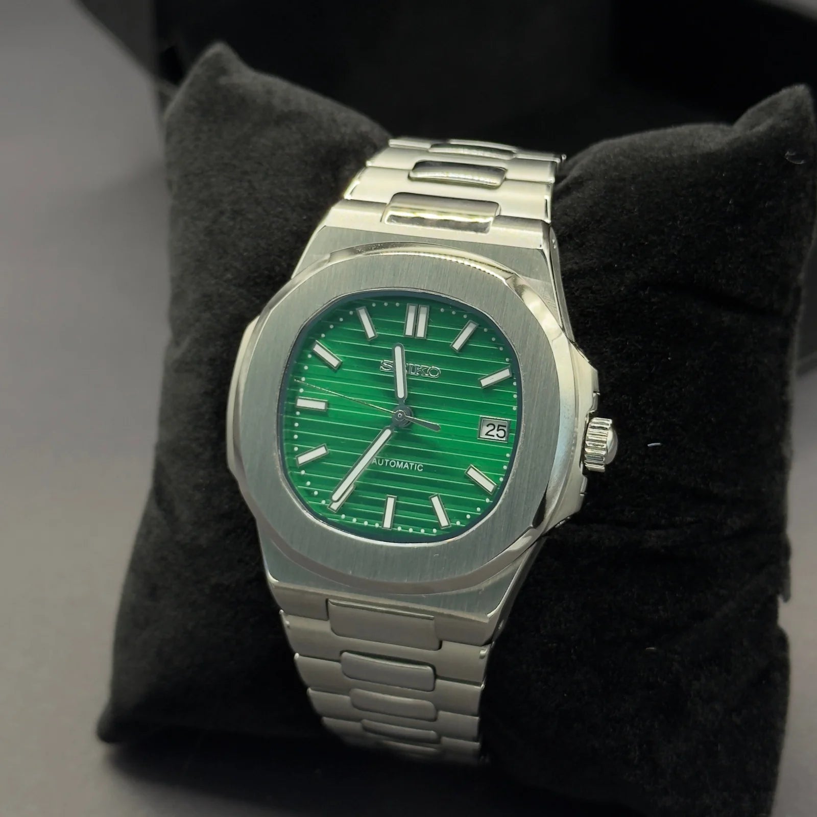 NAUTIKO | Regal Green